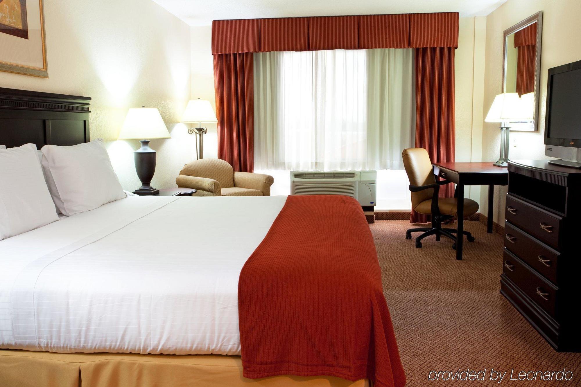 Holiday Inn Express Hotel & Suites Scott-Lafayette West By Ihg Стая снимка
